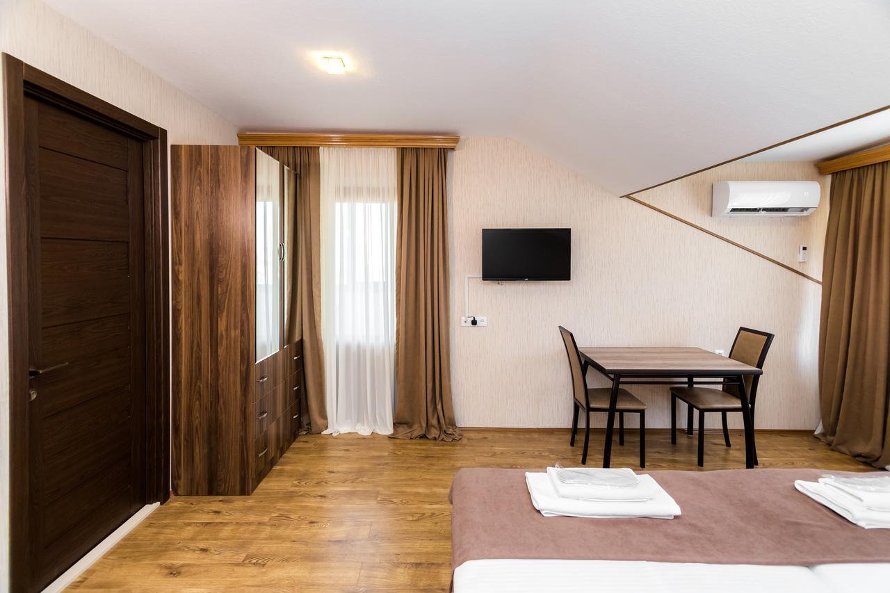 Elia Palace Hotel Tbilisi ภายนอก รูปภาพ