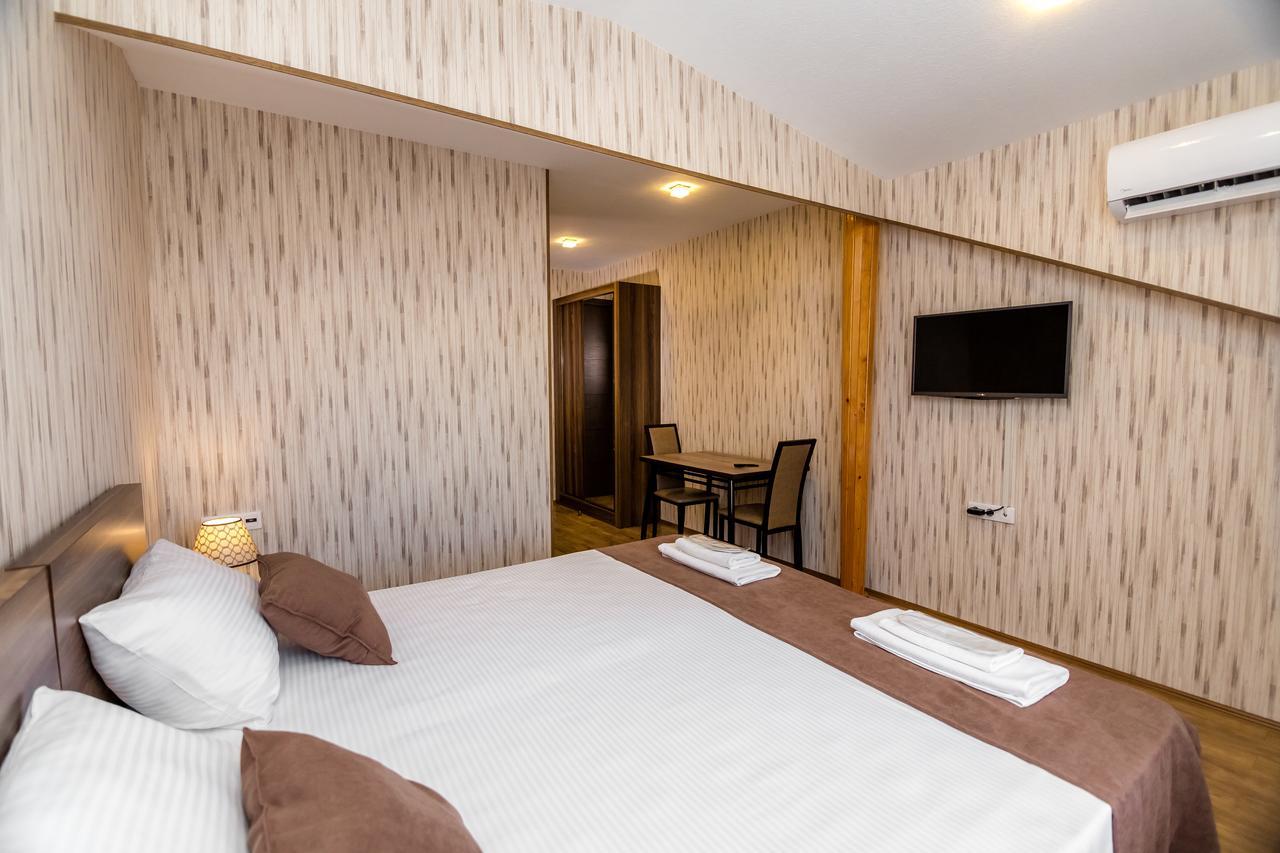 Elia Palace Hotel Tbilisi ภายนอก รูปภาพ
